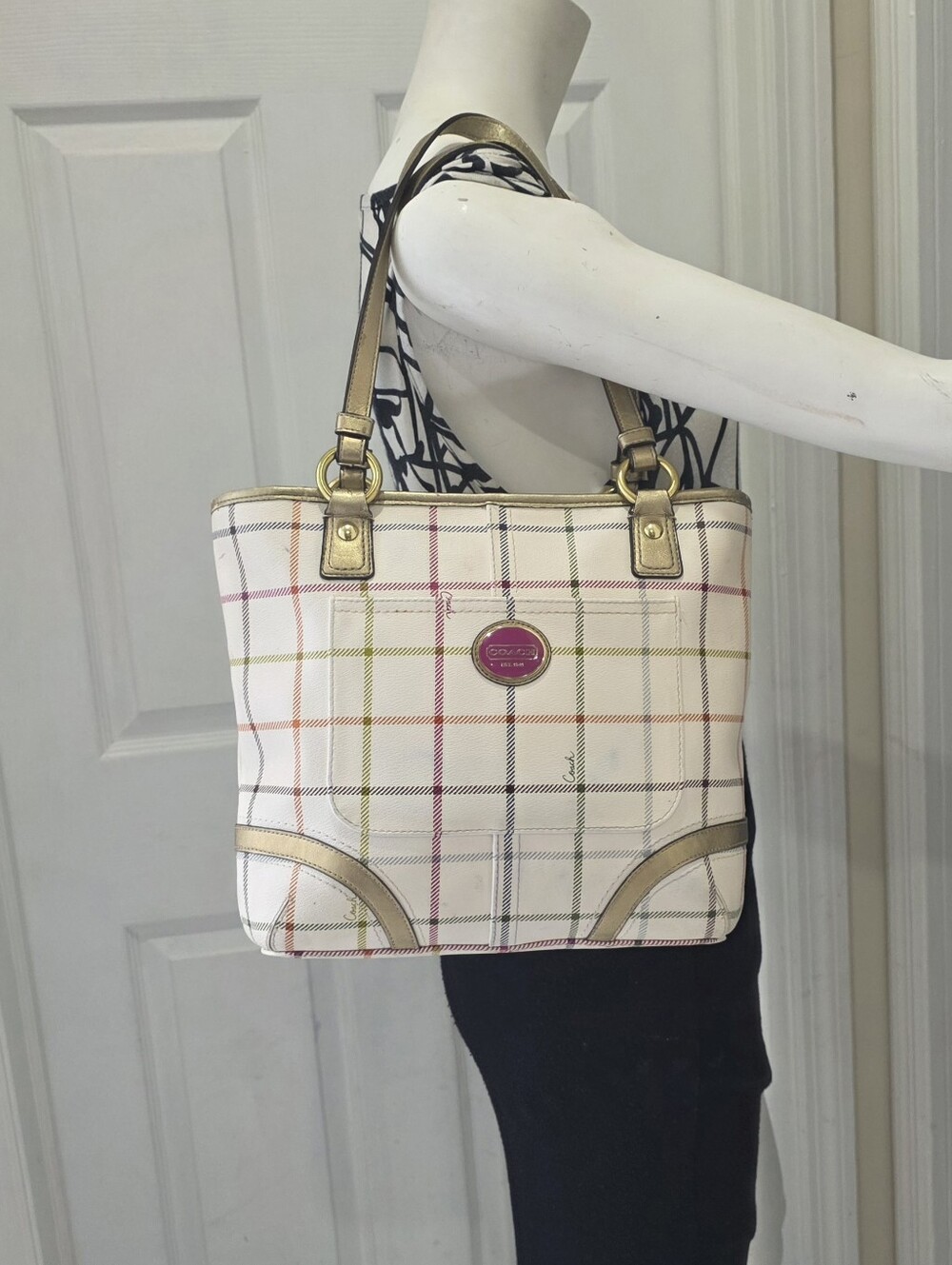 Coach Signature Coated Canvas Signature Tote bag - Picture 2 of 15